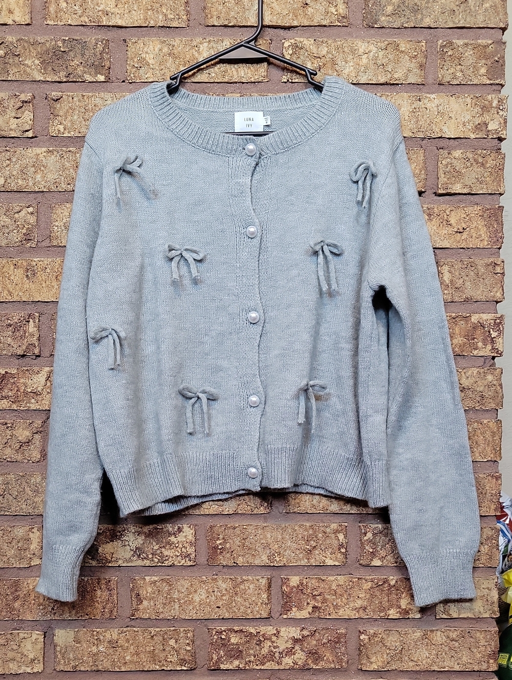 Luna Ivy Knit Light Gray Bow Pearl Detail Women's Cardigan Sweater Size M Fall